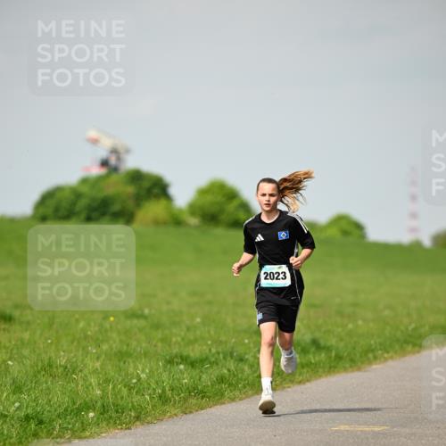 10.05.2026 - 8. Wedeler Halbmarathon Dr. Thomas Lammeyer http://msf.ph/oto/9692257 10.05.2026 11:15:27 Laufen 2023 meine-sportfotos.de