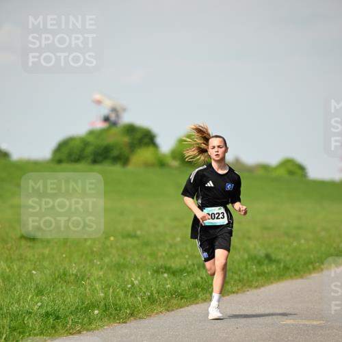 10.05.2026 - 8. Wedeler Halbmarathon Dr. Thomas Lammeyer http://msf.ph/oto/9692263 10.05.2026 11:15:27 Laufen 2023 meine-sportfotos.de