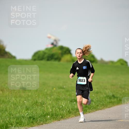 10.05.2026 - 8. Wedeler Halbmarathon Dr. Thomas Lammeyer http://msf.ph/oto/9692270 10.05.2026 11:15:27 Laufen 2023 meine-sportfotos.de