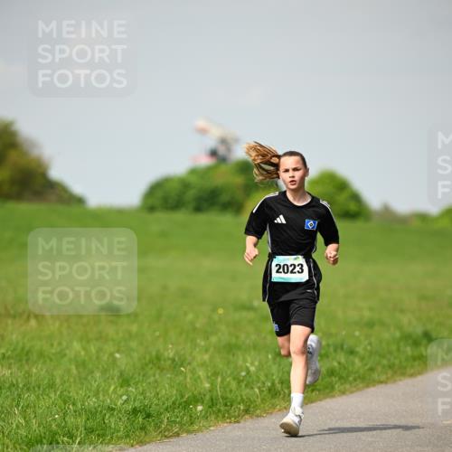 10.05.2026 - 8. Wedeler Halbmarathon Dr. Thomas Lammeyer http://msf.ph/oto/9692274 10.05.2026 11:15:28 Laufen 2023 meine-sportfotos.de