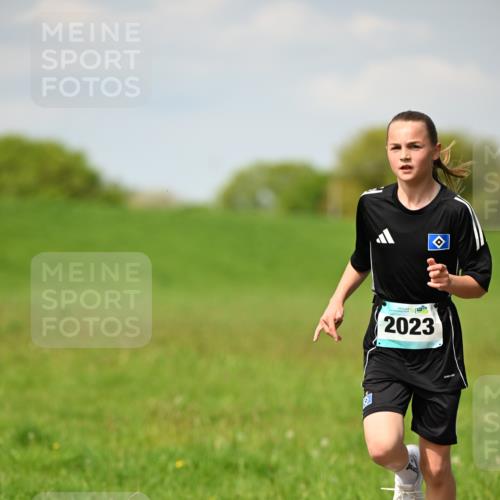 10.05.2026 - 8. Wedeler Halbmarathon Dr. Thomas Lammeyer http://msf.ph/oto/9692317 10.05.2026 11:15:30 Laufen 956, 2023 meine-sportfotos.de