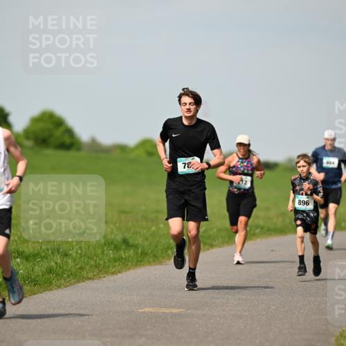 10.05.2026 - 8. Wedeler Halbmarathon Dr. Thomas Lammeyer http://msf.ph/oto/9692384 10.05.2026 11:15:45 Laufen 803, 896 meine-sportfotos.de