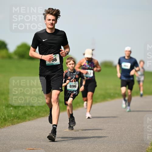 10.05.2026 - 8. Wedeler Halbmarathon Dr. Thomas Lammeyer http://msf.ph/oto/9692423 10.05.2026 11:15:47 Laufen 896 meine-sportfotos.de