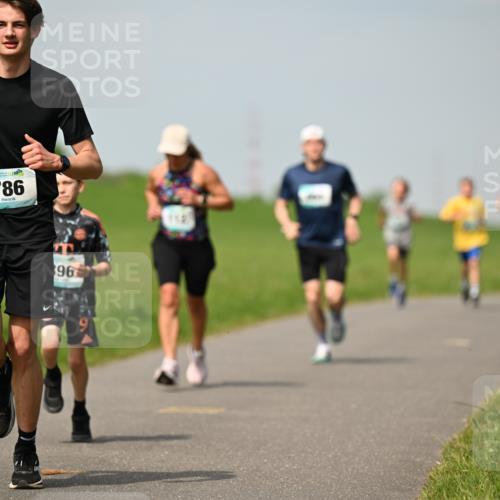 10.05.2026 - 8. Wedeler Halbmarathon Dr. Thomas Lammeyer http://msf.ph/oto/9692437 10.05.2026 11:15:48 Laufen 786 meine-sportfotos.de