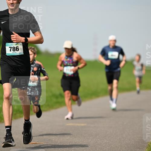 10.05.2026 - 8. Wedeler Halbmarathon Dr. Thomas Lammeyer http://msf.ph/oto/9692439 10.05.2026 11:15:48 Laufen 786 meine-sportfotos.de