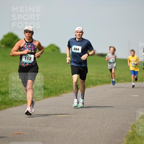 10.05.2026 - 8. Wedeler Halbmarathon Dr. Thomas Lammeyer http://msf.ph/oto/9692448 10.05.2026 11:15:49 Laufen 112, 684 meine-sportfotos.de