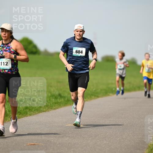 10.05.2026 - 8. Wedeler Halbmarathon Dr. Thomas Lammeyer http://msf.ph/oto/9692468 10.05.2026 11:15:50 Laufen 112, 684 meine-sportfotos.de