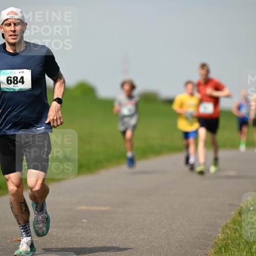 10.05.2026 - 8. Wedeler Halbmarathon Dr. Thomas Lammeyer http://msf.ph/oto/9692491 10.05.2026 11:15:52 Laufen 684 meine-sportfotos.de