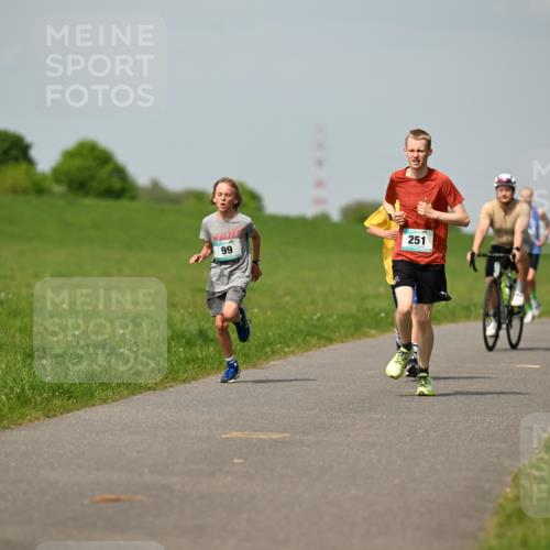 10.05.2026 - 8. Wedeler Halbmarathon Dr. Thomas Lammeyer http://msf.ph/oto/9692507 10.05.2026 11:15:54 Laufen 251 meine-sportfotos.de