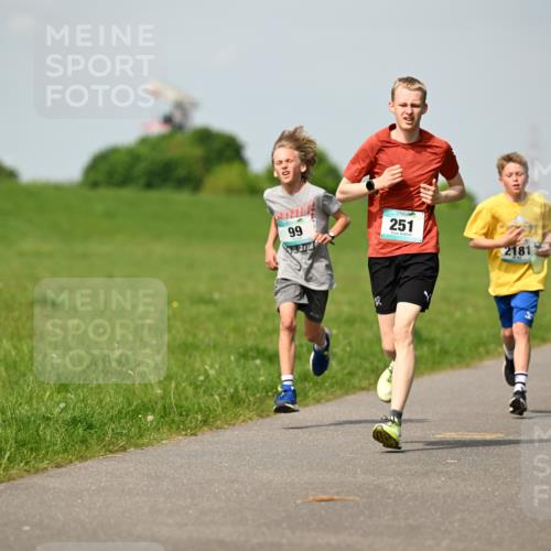 10.05.2026 - 8. Wedeler Halbmarathon Dr. Thomas Lammeyer http://msf.ph/oto/9692539 10.05.2026 11:15:55 Laufen 1272, 251 meine-sportfotos.de