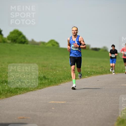 10.05.2026 - 8. Wedeler Halbmarathon Dr. Thomas Lammeyer http://msf.ph/oto/9692562 10.05.2026 11:16:00 Laufen 2235 meine-sportfotos.de