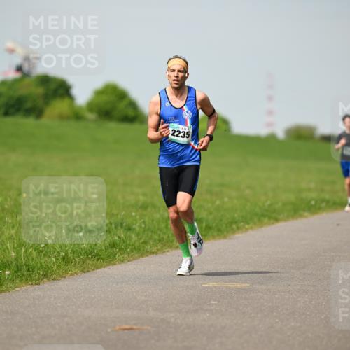10.05.2026 - 8. Wedeler Halbmarathon Dr. Thomas Lammeyer http://msf.ph/oto/9692596 10.05.2026 11:16:02 Laufen 2235 meine-sportfotos.de