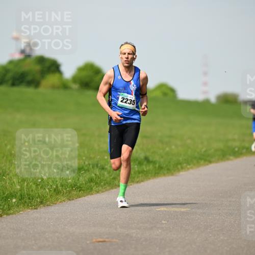 10.05.2026 - 8. Wedeler Halbmarathon Dr. Thomas Lammeyer http://msf.ph/oto/9692601 10.05.2026 11:16:02 Laufen 2235 meine-sportfotos.de