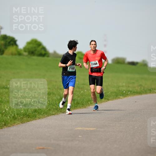 10.05.2026 - 8. Wedeler Halbmarathon Dr. Thomas Lammeyer http://msf.ph/oto/9692630 10.05.2026 11:16:08 Laufen 2182, 2166 meine-sportfotos.de