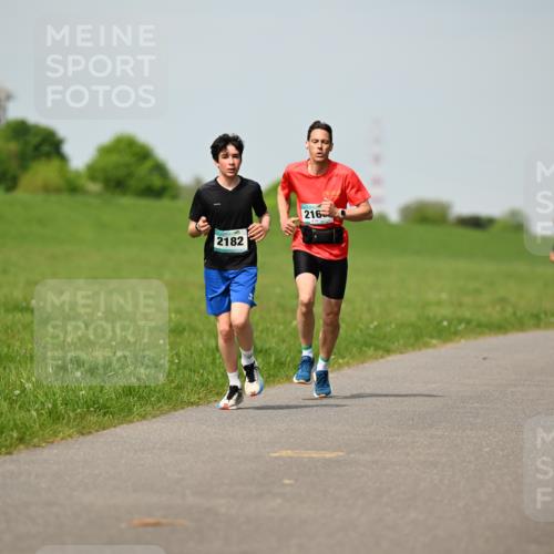 10.05.2026 - 8. Wedeler Halbmarathon Dr. Thomas Lammeyer http://msf.ph/oto/9692636 10.05.2026 11:16:09 Laufen 2182, 216 meine-sportfotos.de