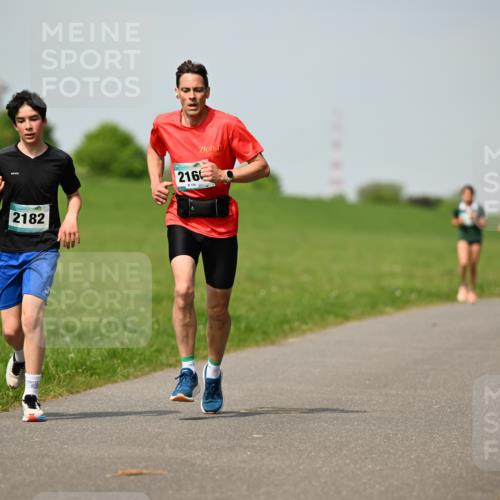 10.05.2026 - 8. Wedeler Halbmarathon Dr. Thomas Lammeyer http://msf.ph/oto/9692668 10.05.2026 11:16:11 Laufen 2182, 216 meine-sportfotos.de