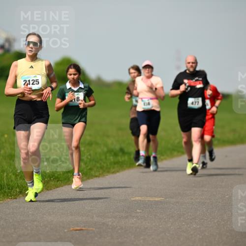 10.05.2026 - 8. Wedeler Halbmarathon Dr. Thomas Lammeyer http://msf.ph/oto/9692746 10.05.2026 11:16:20 Laufen 2125 meine-sportfotos.de