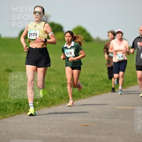 10.05.2026 - 8. Wedeler Halbmarathon Dr. Thomas Lammeyer http://msf.ph/oto/9692759 10.05.2026 11:16:21 Laufen 2125, 518 meine-sportfotos.de
