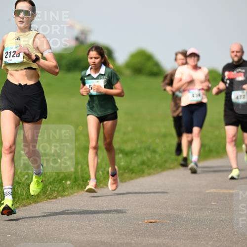 10.05.2026 - 8. Wedeler Halbmarathon Dr. Thomas Lammeyer http://msf.ph/oto/9692762 10.05.2026 11:16:21 Laufen 2123 meine-sportfotos.de