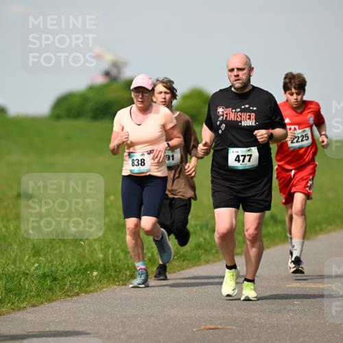 10.05.2026 - 8. Wedeler Halbmarathon Dr. Thomas Lammeyer http://msf.ph/oto/9692776 10.05.2026 11:16:23 Laufen 838, 1369, 477, 2225 meine-sportfotos.de