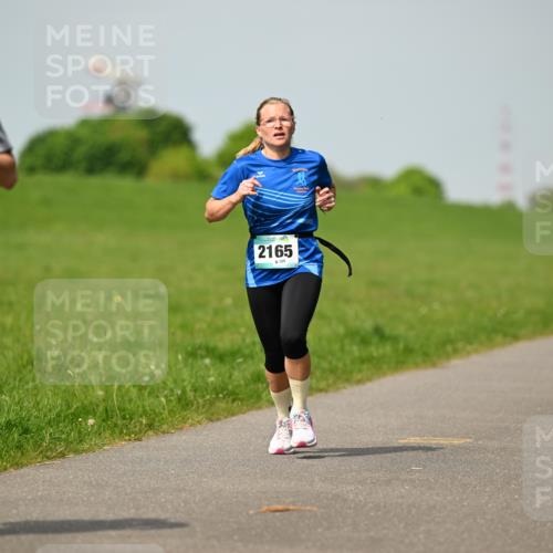 10.05.2026 - 8. Wedeler Halbmarathon Dr. Thomas Lammeyer http://msf.ph/oto/9692853 10.05.2026 11:16:31 Laufen 808, 2165 meine-sportfotos.de