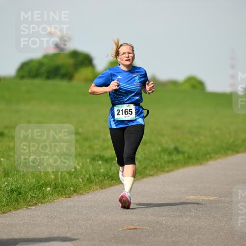 10.05.2026 - 8. Wedeler Halbmarathon Dr. Thomas Lammeyer http://msf.ph/oto/9692856 10.05.2026 11:16:31 Laufen 808, 2165 meine-sportfotos.de
