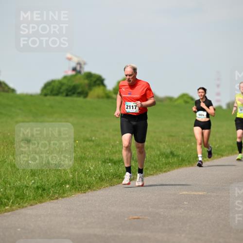 10.05.2026 - 8. Wedeler Halbmarathon Dr. Thomas Lammeyer http://msf.ph/oto/9692884 10.05.2026 11:16:40 Laufen 2117, 107, 989 meine-sportfotos.de