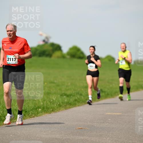 10.05.2026 - 8. Wedeler Halbmarathon Dr. Thomas Lammeyer http://msf.ph/oto/9692922 10.05.2026 11:16:42 Laufen 2117, 124 meine-sportfotos.de