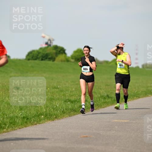 10.05.2026 - 8. Wedeler Halbmarathon Dr. Thomas Lammeyer http://msf.ph/oto/9692933 10.05.2026 11:16:43 Laufen 2117, 989, 801, 1022 meine-sportfotos.de
