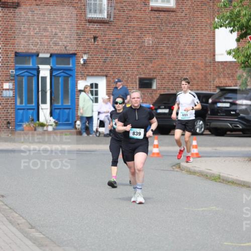 10.05.2026 - 8. Wedeler Halbmarathon Andreas Tolksdorf http://msf.ph/oto/9693008 10.05.2026 10:17:45 Laufen 839, 691 meine-sportfotos.de