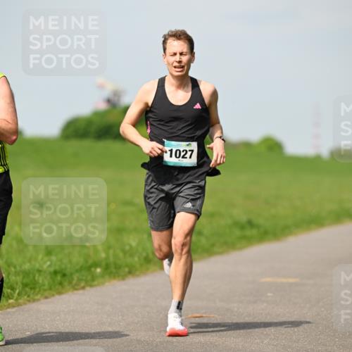 10.05.2026 - 8. Wedeler Halbmarathon Dr. Thomas Lammeyer http://msf.ph/oto/9693014 10.05.2026 11:16:48 Laufen 801, 1027 meine-sportfotos.de
