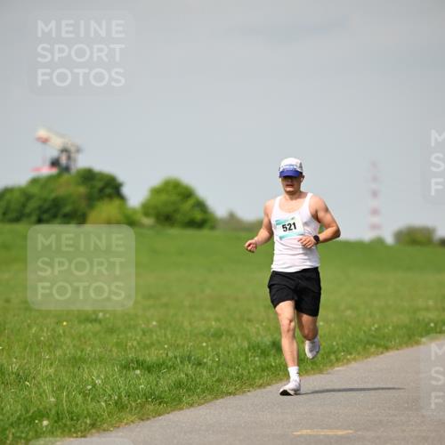 10.05.2026 - 8. Wedeler Halbmarathon Dr. Thomas Lammeyer http://msf.ph/oto/9693028 10.05.2026 11:17:04 Laufen 521 meine-sportfotos.de
