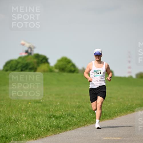 10.05.2026 - 8. Wedeler Halbmarathon Dr. Thomas Lammeyer http://msf.ph/oto/9693035 10.05.2026 11:17:05 Laufen 521 meine-sportfotos.de
