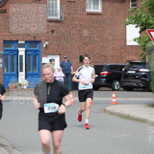 10.05.2026 - 8. Wedeler Halbmarathon Andreas Tolksdorf http://msf.ph/oto/9693039 10.05.2026 10:17:48 Laufen 475, 839, 691 meine-sportfotos.de
