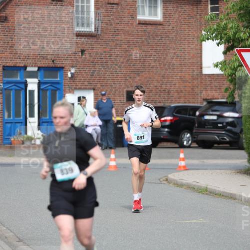 10.05.2026 - 8. Wedeler Halbmarathon Andreas Tolksdorf http://msf.ph/oto/9693045 10.05.2026 10:17:48 Laufen 475, 839, 691 meine-sportfotos.de