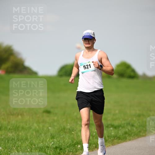 10.05.2026 - 8. Wedeler Halbmarathon Dr. Thomas Lammeyer http://msf.ph/oto/9693077 10.05.2026 11:17:07 Laufen 521 meine-sportfotos.de