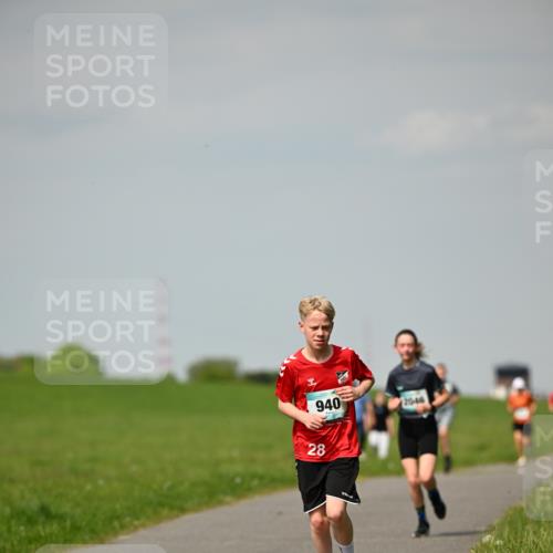 10.05.2026 - 8. Wedeler Halbmarathon Dr. Thomas Lammeyer http://msf.ph/oto/9693089 10.05.2026 11:17:15 Laufen 940, 2046 meine-sportfotos.de
