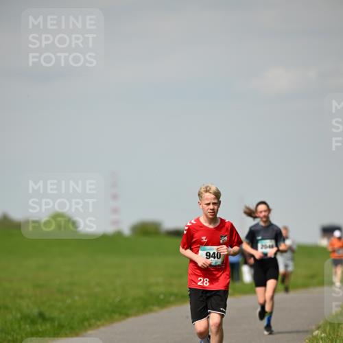 10.05.2026 - 8. Wedeler Halbmarathon Dr. Thomas Lammeyer http://msf.ph/oto/9693090 10.05.2026 11:17:15 Laufen 940 meine-sportfotos.de