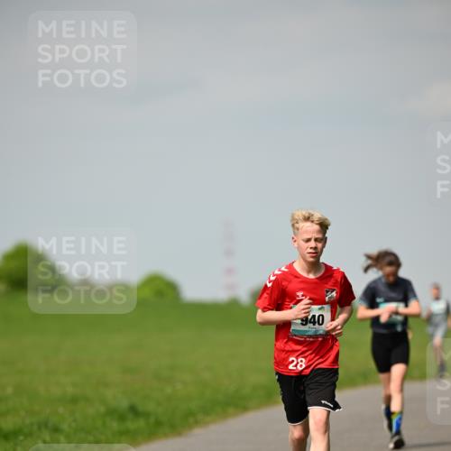 10.05.2026 - 8. Wedeler Halbmarathon Dr. Thomas Lammeyer http://msf.ph/oto/9693114 10.05.2026 11:17:17 Laufen 940 meine-sportfotos.de