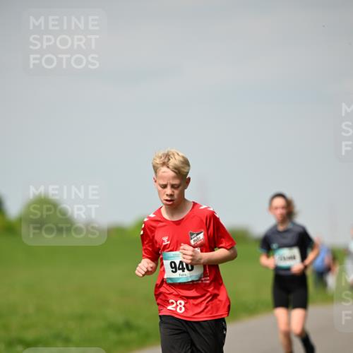 10.05.2026 - 8. Wedeler Halbmarathon Dr. Thomas Lammeyer http://msf.ph/oto/9693145 10.05.2026 11:17:18 Laufen 940 meine-sportfotos.de
