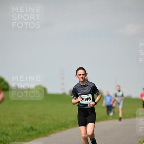 10.05.2026 - 8. Wedeler Halbmarathon Dr. Thomas Lammeyer http://msf.ph/oto/9693156 10.05.2026 11:17:20 Laufen 2046 meine-sportfotos.de