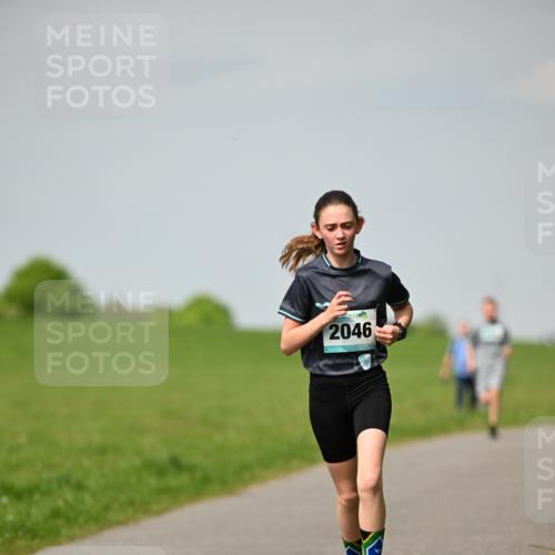 10.05.2026 - 8. Wedeler Halbmarathon Dr. Thomas Lammeyer http://msf.ph/oto/9693170 10.05.2026 11:17:21 Laufen 2046 meine-sportfotos.de