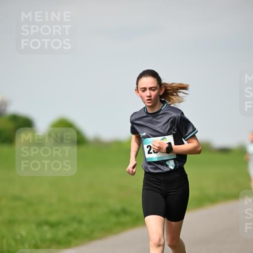 10.05.2026 - 8. Wedeler Halbmarathon Dr. Thomas Lammeyer http://msf.ph/oto/9693185 10.05.2026 11:17:22 Laufen  meine-sportfotos.de