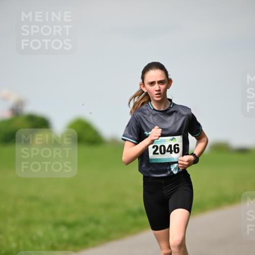 10.05.2026 - 8. Wedeler Halbmarathon Dr. Thomas Lammeyer http://msf.ph/oto/9693190 10.05.2026 11:17:22 Laufen 2046 meine-sportfotos.de