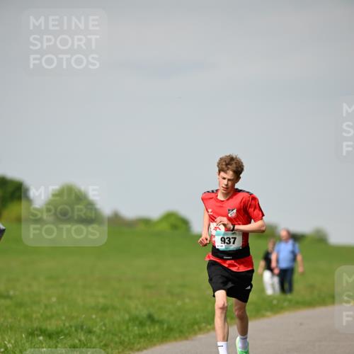 10.05.2026 - 8. Wedeler Halbmarathon Dr. Thomas Lammeyer http://msf.ph/oto/9693229 10.05.2026 11:17:31 Laufen 937, 140 meine-sportfotos.de