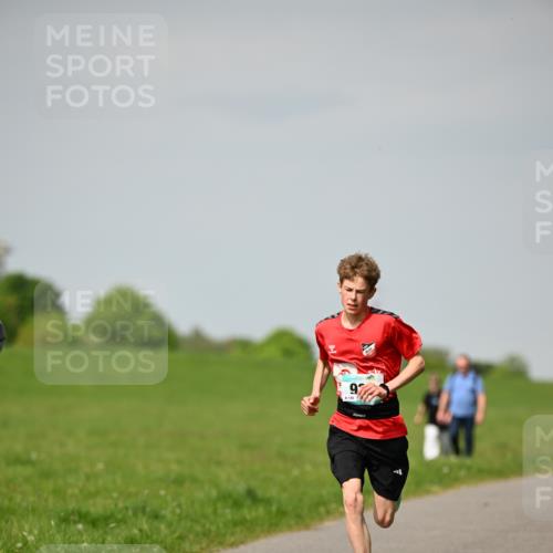 10.05.2026 - 8. Wedeler Halbmarathon Dr. Thomas Lammeyer http://msf.ph/oto/9693232 10.05.2026 11:17:31 Laufen 140 meine-sportfotos.de