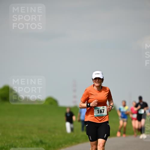 10.05.2026 - 8. Wedeler Halbmarathon Dr. Thomas Lammeyer http://msf.ph/oto/9693289 10.05.2026 11:17:36 Laufen 167 meine-sportfotos.de