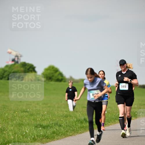 10.05.2026 - 8. Wedeler Halbmarathon Dr. Thomas Lammeyer http://msf.ph/oto/9693367 10.05.2026 11:17:44 Laufen 565 meine-sportfotos.de