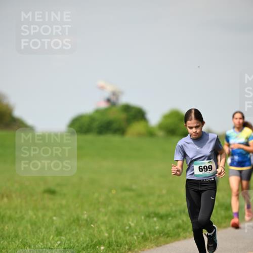 10.05.2026 - 8. Wedeler Halbmarathon Dr. Thomas Lammeyer http://msf.ph/oto/9693382 10.05.2026 11:17:45 Laufen 699 meine-sportfotos.de