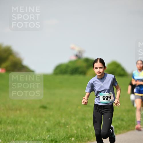 10.05.2026 - 8. Wedeler Halbmarathon Dr. Thomas Lammeyer http://msf.ph/oto/9693393 10.05.2026 11:17:46 Laufen 699 meine-sportfotos.de